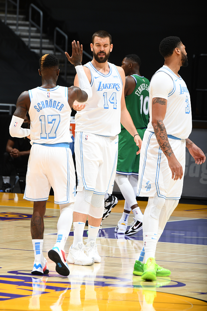 波尔图训练开放日,集结日手感冰凉引欢呼,欧篮联在即,轮换策略成焦点 波尔图训练开放日,集结日手感冰凉引欢呼,欧篮联在即,轮换策略成焦点