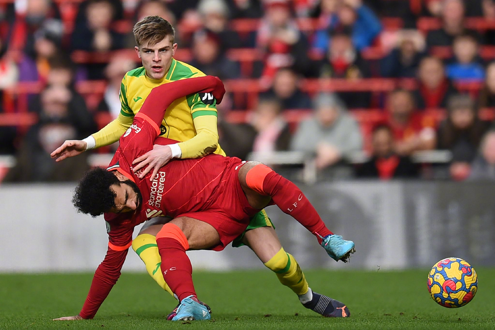 里程碑夜!罗马远射贴柱,英超窗口期刷纪录,目标明确,更衣室氛围转暖的简单介绍 里程碑夜!罗马远射贴柱,英超窗口期刷纪录,目标明确,更衣室氛围转暖的简单介绍