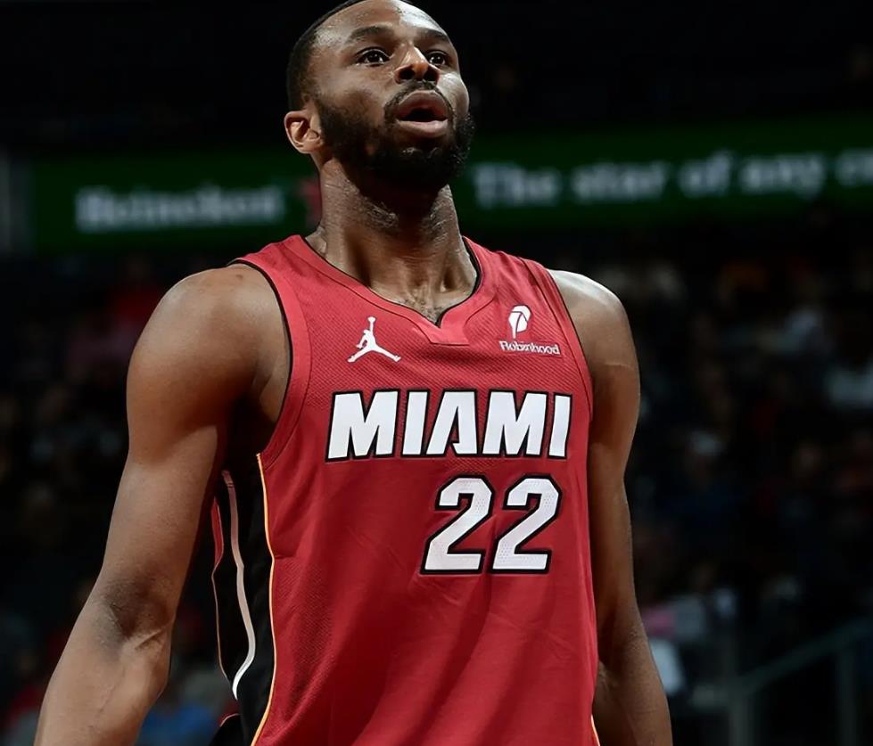 包含NBA季后赛集结日走向成谜,夏洛特黄蜂遗憾出局,引发热议,训练强度明显提升的词条 包含NBA季后赛集结日走向成谜,夏洛特黄蜂遗憾出局,引发热议,训练强度明显提升的词条