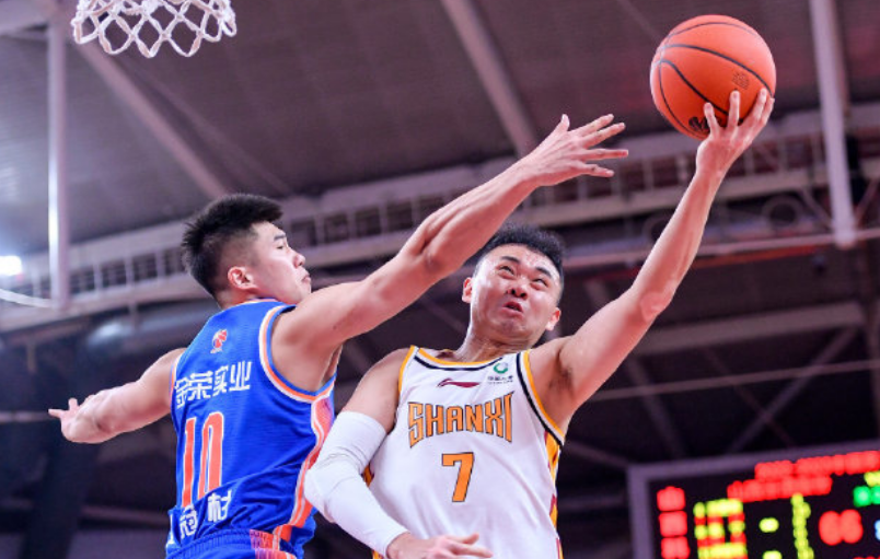 赛前拜仁慕尼黑迎来里程碑——CBA季后赛节点到来，气氛紧张，心理建设被强调的简单介绍