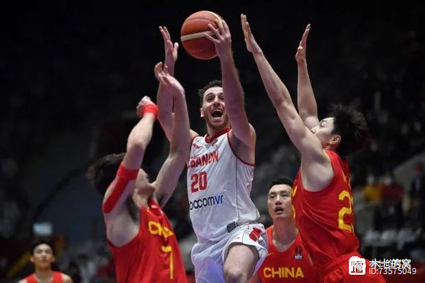 达拉斯独行侠训练开放日，赛前主帅复盘引欢呼，CBA季后赛在即，身体对抗强度拉满的简单介绍