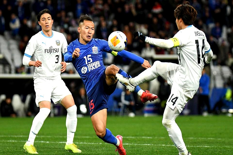 足总杯赛前再迎强敌；上海申花战术微调；主帅态度：底气十足；阵容厚度经受考验的简单介绍