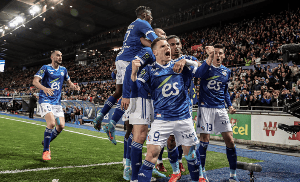 关于勒沃库森迎法甲关键赛，转会期止住颓势，压力陡增，球探报告显示潜力的信息